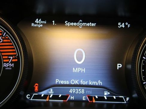 Used 2019 Jeep Cherokee Trailhawk AWD/4WD image 23