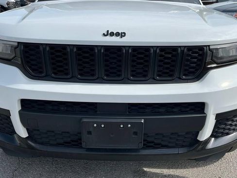 Used 2023 Jeep Grand Cherokee L Laredo AWD/4WD image 9