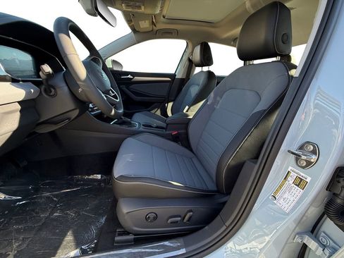 New 2026 Volkswagen Jetta SE image 9