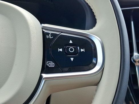 Certified 2023 Volvo XC60 B6 Ultimate w/ Climate Package AWD/4WD image 24