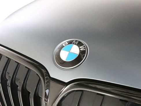 Used 2022 BMW 750i xDrive w/ Executive Package AWD/4WD image 8