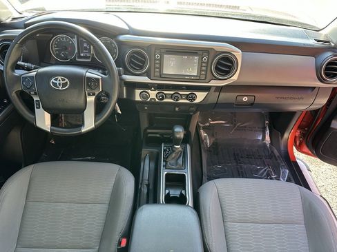Used 2016 Toyota Tacoma SR5 image 19