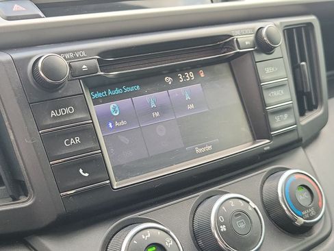 Used 2016 Toyota RAV4 LE FWD image 24