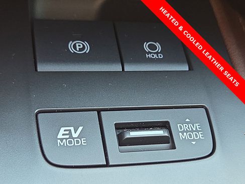 Used 2021 Toyota Venza XLE w/ Softex Package image 22