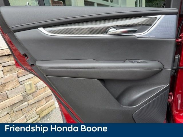 Used 2024 Cadillac XT6 Sport w/ Technology Package AWD/4WD image 45