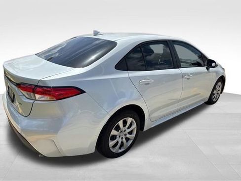 Used 2024 Toyota Corolla LE image 6