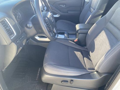 Used 2022 Nissan Frontier SV w/ Technology Package image 15