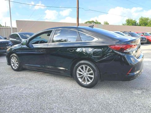 Used 2019 Hyundai Sonata SE w/ Cargo Package FWD image 5