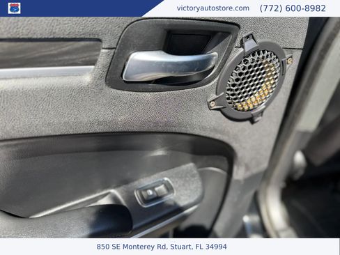 Used 2017 Chrysler 300 Limited AWD/4WD image 40