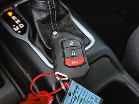 Used 2024 Jeep Gladiator Sport AWD/4WD image 35