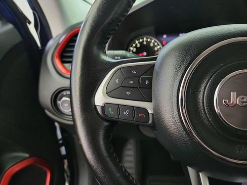 Used 2017 Jeep Renegade Trailhawk AWD/4WD image 17