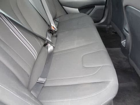 Used 2024 Hyundai Elantra SEL FWD image 9