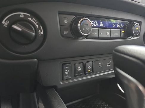 Used 2024 Nissan Frontier SV w/ Hardbody Edition AWD/4WD image 29