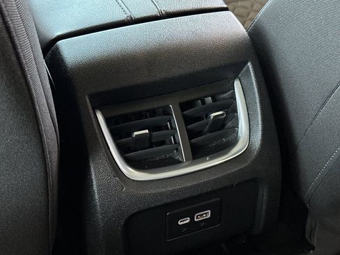 Used 2019 Chevrolet Blazer LT FWD image 15