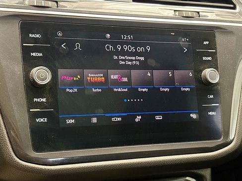 Used 2021 Volkswagen Tiguan SE image 10