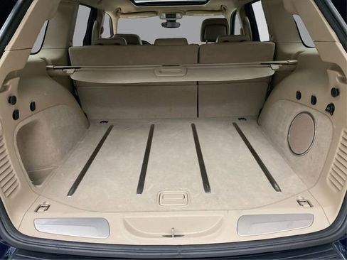 Used 2017 Jeep Grand Cherokee Overland image 14