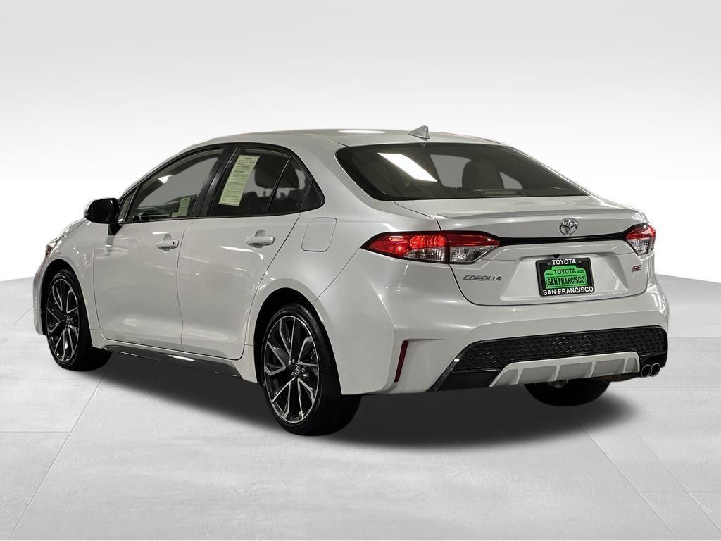 Certified 2022 Toyota Corolla SE FWD image 3