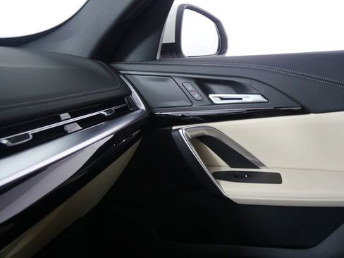 Certified 2025 BMW X1 xDrive28i w/ Convenience Package image 23