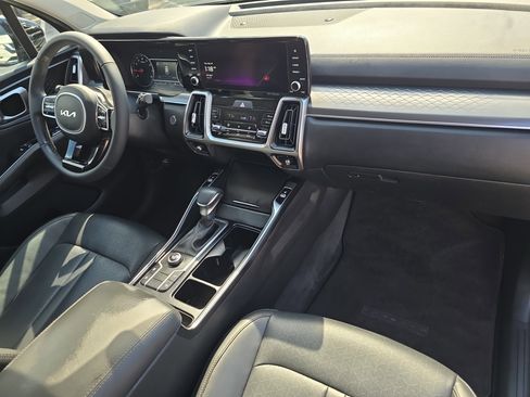 Certified 2023 Kia Sorento S image 11
