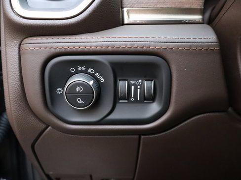 Used 2025 RAM 3500 Longhorn image 17