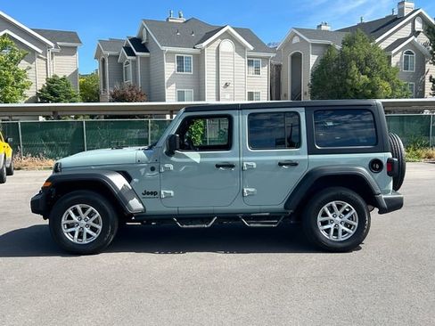 Used 2023 Jeep Wrangler Unlimited Sport AWD/4WD image 6