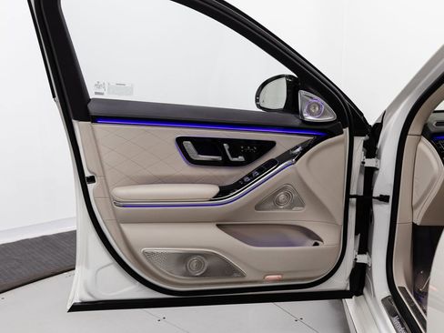 Used 2023 Mercedes-Benz S 580 4MATIC Sedan image 5