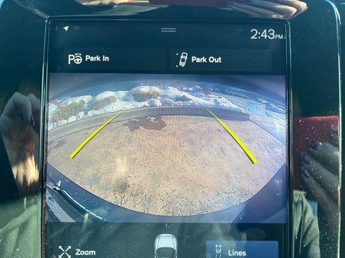 Used 2019 Volvo XC40 T5 R-Design image 18