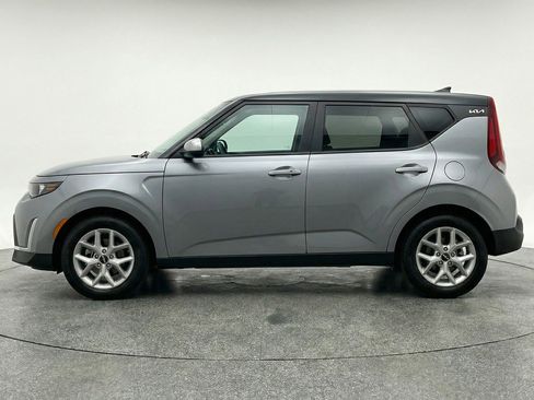 Used 2025 Kia Soul LX w/ LX Technology Package image 5