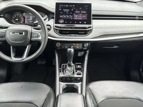 Used 2024 Jeep Compass Latitude AWD/4WD image 18
