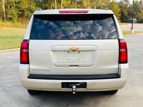 Used 2016 Chevrolet Suburban LT image 10