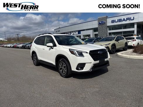 Used 2024 Subaru Forester Premium image 1