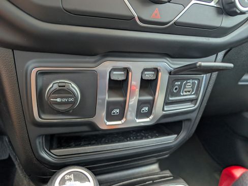 Used 2019 Jeep Wrangler Sport AWD/4WD image 20