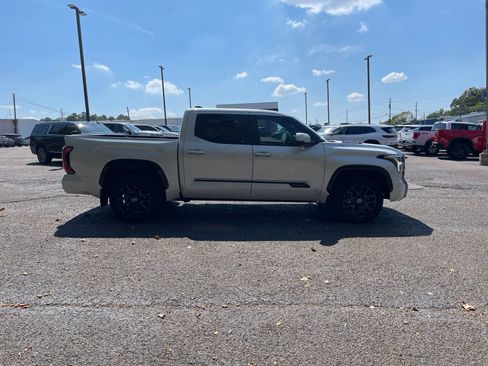 Used 2024 Toyota Tundra Platinum AWD/4WD image 7