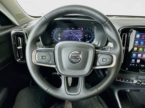 Used 2025 Volvo XC40 B5 Plus AWD/4WD image 11