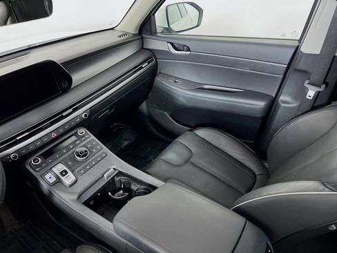 Certified 2023 Hyundai Palisade Limited w/ Winter Package AWD/4WD image 24