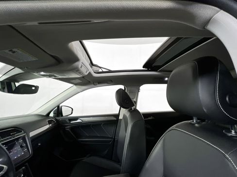 Used 2022 Volkswagen Tiguan SE image 21