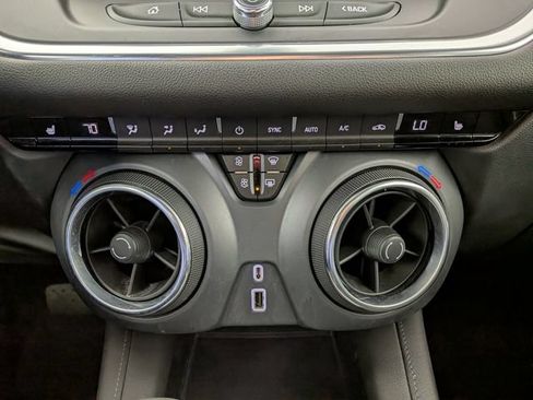 Used 2021 Chevrolet Blazer LT FWD image 21