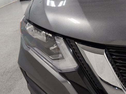 Used 2019 Nissan Rogue image 11