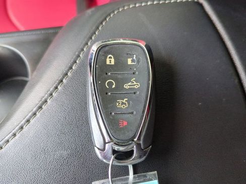 Used 2021 Chevrolet Camaro LT w/ Technology Package RWD image 34