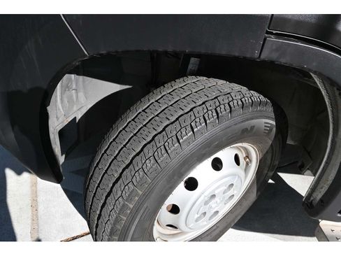 Used 2019 RAM ProMaster 2500 w/ Premium Appearance Group FWD image 11