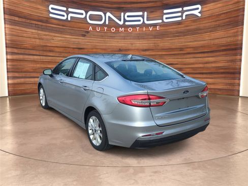 Used 2020 Ford Fusion SE image 3