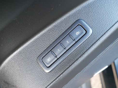 Used 2019 GMC Yukon Denali w/ Denali Ultimate Package image 16