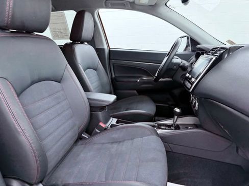Used 2025 Mitsubishi Outlander Sport SE AWD/4WD image 18