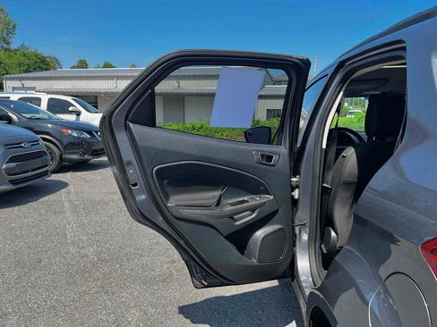 Used 2019 Ford EcoSport SE image 16
