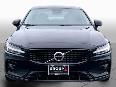 Used 2024 Volvo S60 B5 Plus FWD image 4