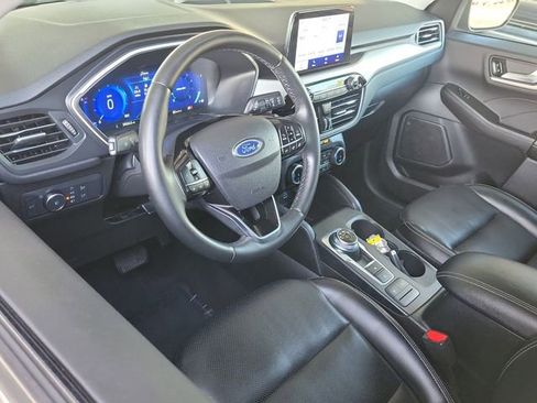 Used 2022 Ford Escape SEL w/ Technology Package FWD image 6