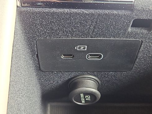 New 2026 Volvo XC90 B6 Plus w/ Protection Package Premier image 9