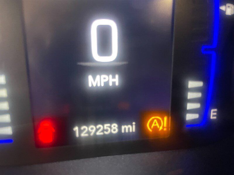 Used 2019 Chrysler Pacifica Touring-L FWD image 9