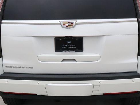 Used 2020 Cadillac Escalade Platinum image 10
