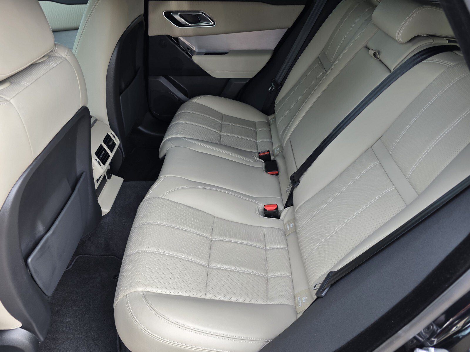 Certified 2023 Land Rover Range Rover Velar R-Dynamic S AWD/4WD image 14